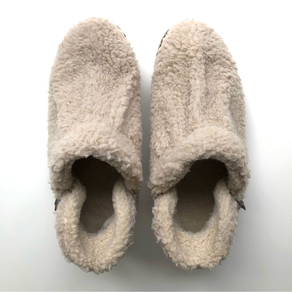 L.L. Bean teddy bear sherpa cozy slipper booties pile fleece - Picture 2 of 11